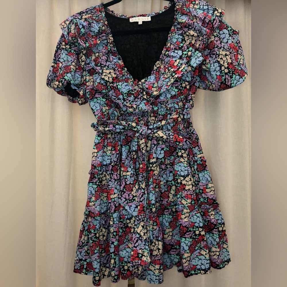 KARLIE HYDRANGEA V NECK TIERED POPLIN MINI DRESS